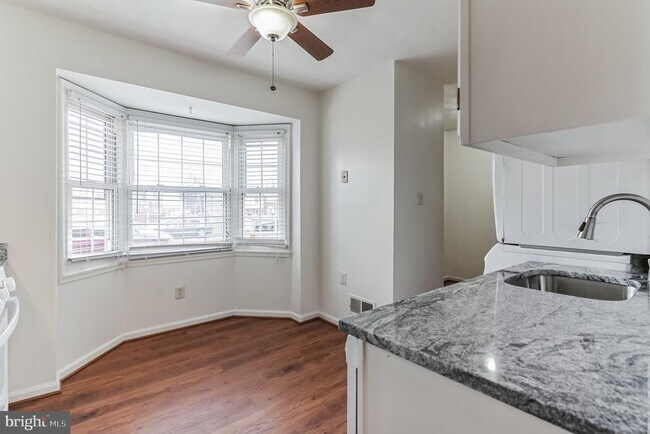 Building Photo - 10177 Irongate Way