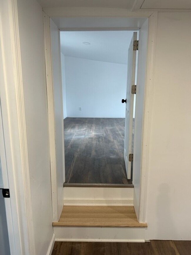 Building Photo - 129 E Market St