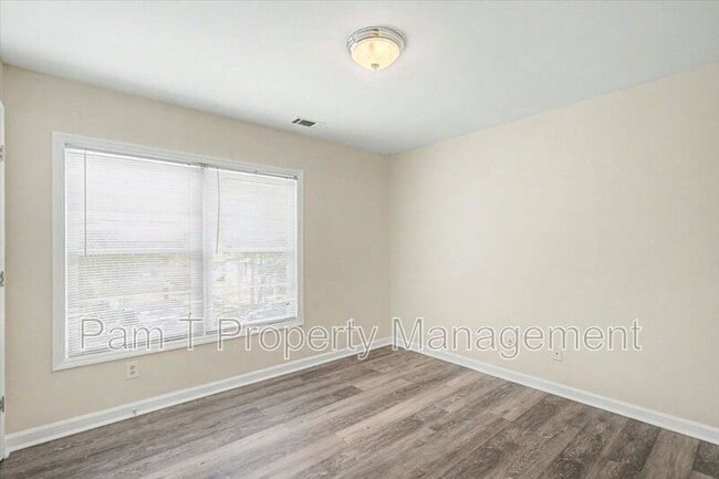 Building Photo - 1312 Dieter St