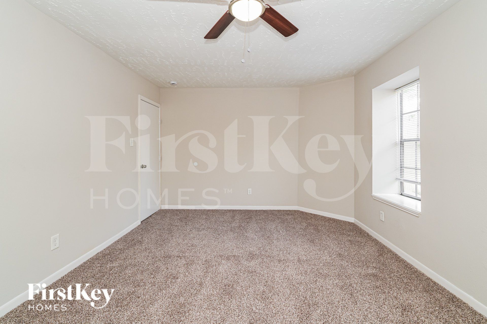 Building Photo - 16826 Rockstone