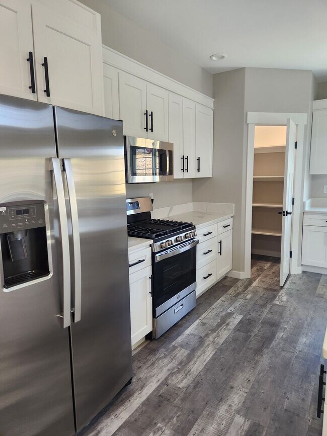 Building Photo - n625