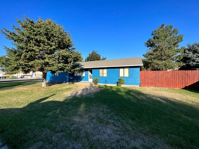 Primary Photo - Cozy home next to Sage Point Elementary!
