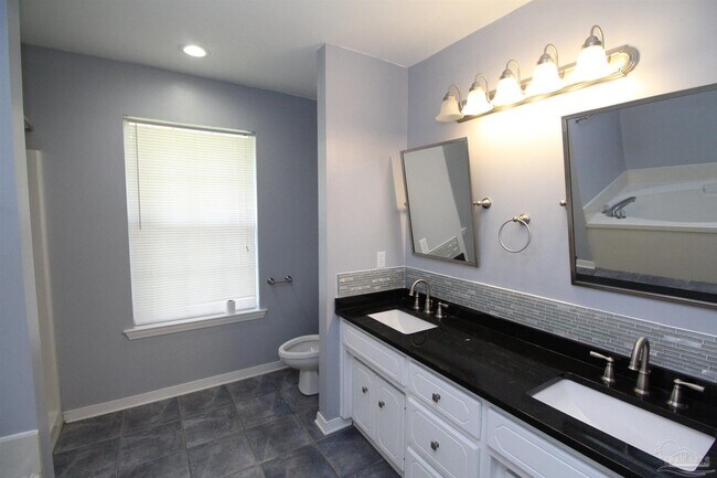 Building Photo - 22 Arapaho Dr