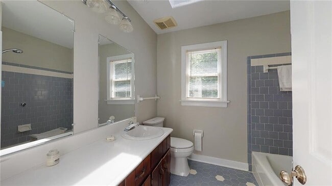 Building Photo - 2207 Birnam Woods Ct