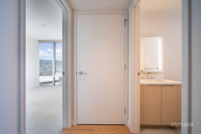 Building Photo - Resort-Like 2BR/2BR/2PKG in AE'O, Kakaako!