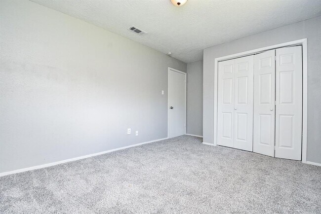 Building Photo - 23114 Newgate Dr