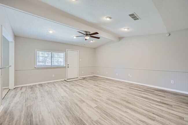 Building Photo - 602 Carl C Senter St