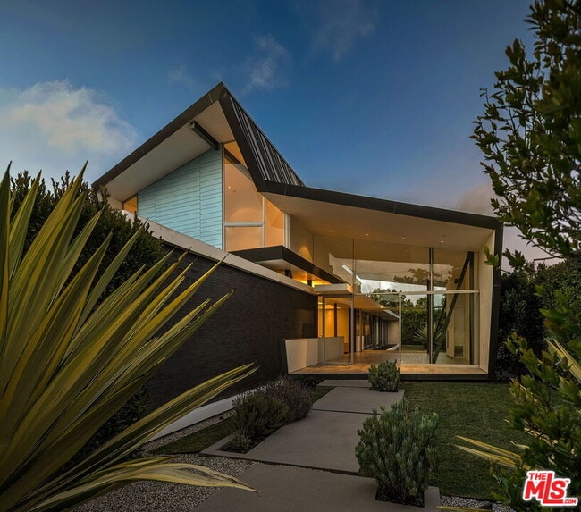 Building Photo - 3646 Inglewood Blvd