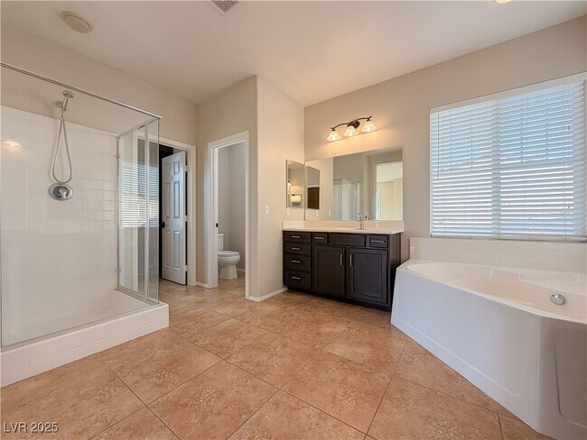 Building Photo - 10733 Mentesana Ave