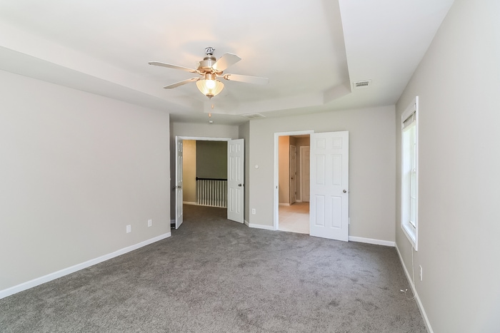 Building Photo - 5456 The Vyne Ave