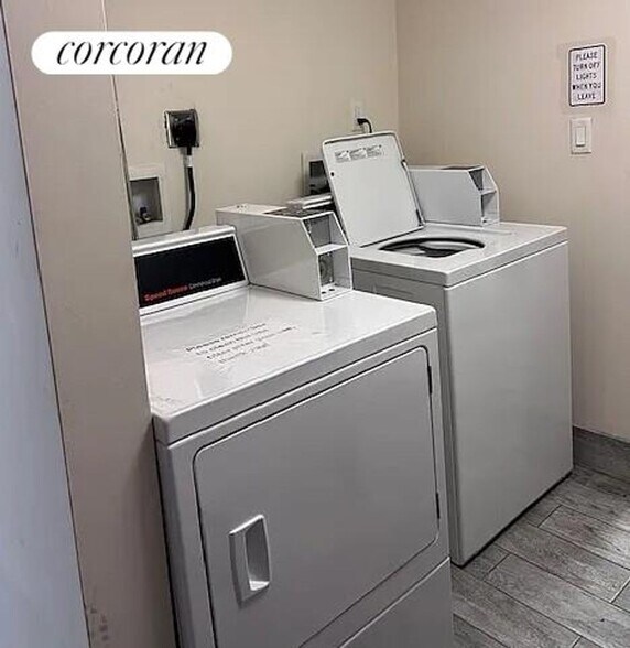 Building Photo - 821 9th Ave