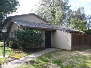 Building Photo - Cozy 2 Bed 1 Bath 897 Sq. Ft. Sacramento C...