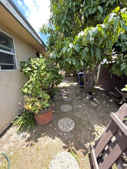 Building Photo - 824 Glenway Dr