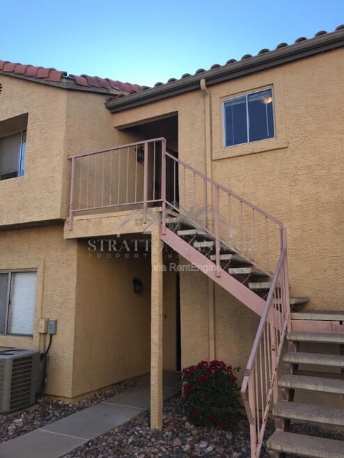 Building Photo - 653 W Guadalupe Rd