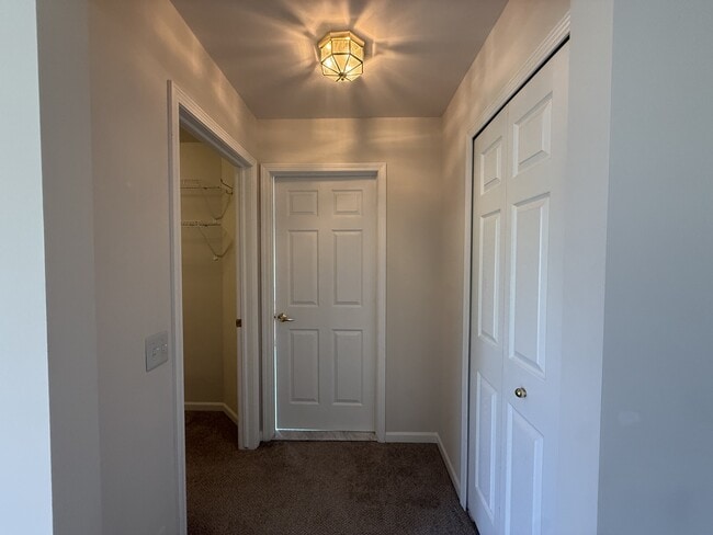 Building Photo - 4875 S Ridgeside Cir