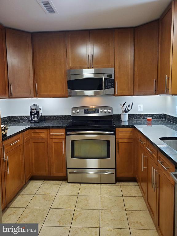 Building Photo - 155 Potomac Passage
