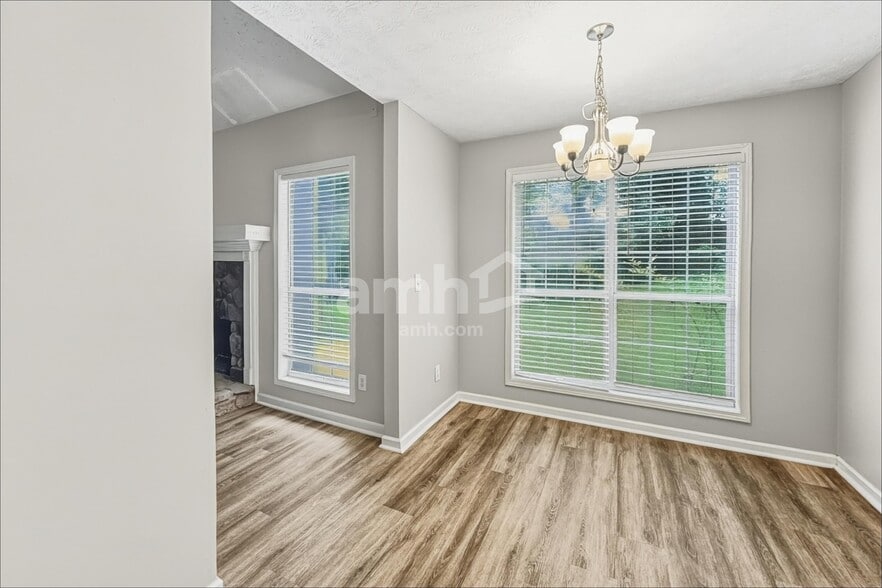 Building Photo - 2535 Lakeview Trl