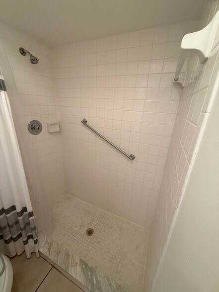 Building Photo - 9311 Lennex Ln