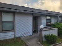Building Photo - $1195 - 2/2 - Jefferson Square Apartment - Ready to view