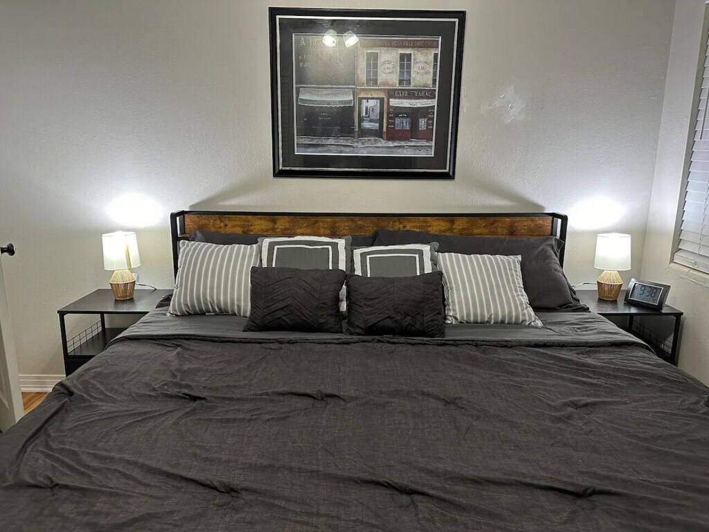 Building Photo - 2116 W Dellview Dr