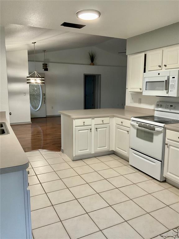 Building Photo - 140 Golf Aire Blvd