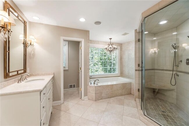 Building Photo - 2485 W Wesley Rd NW