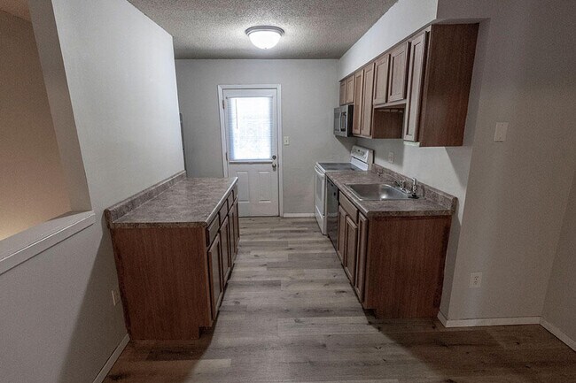 Building Photo - 216 Wheaton Ct