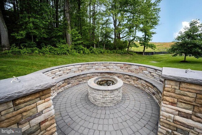 Building Photo - 4804 Bridle Ridge Rd