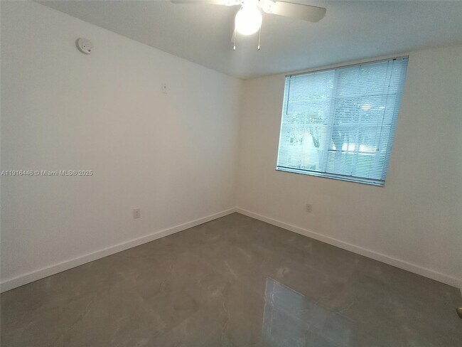 Building Photo - 777 SW 111th Way