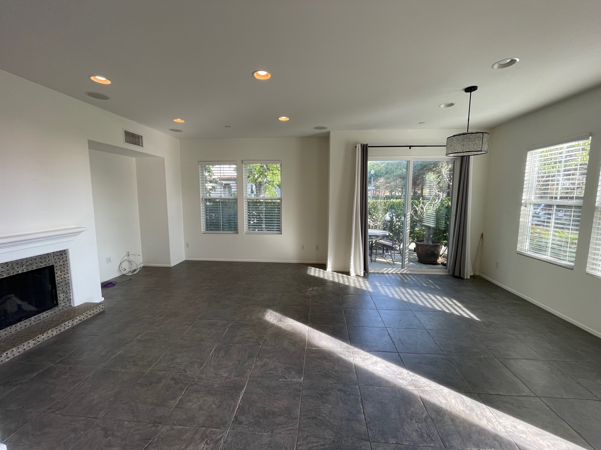 Building Photo - 3351 Via Trentino