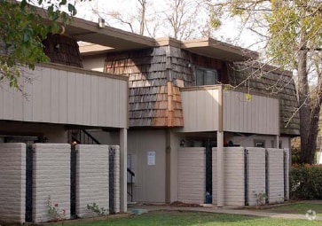 Building Photo - 2312 Villanova Cir