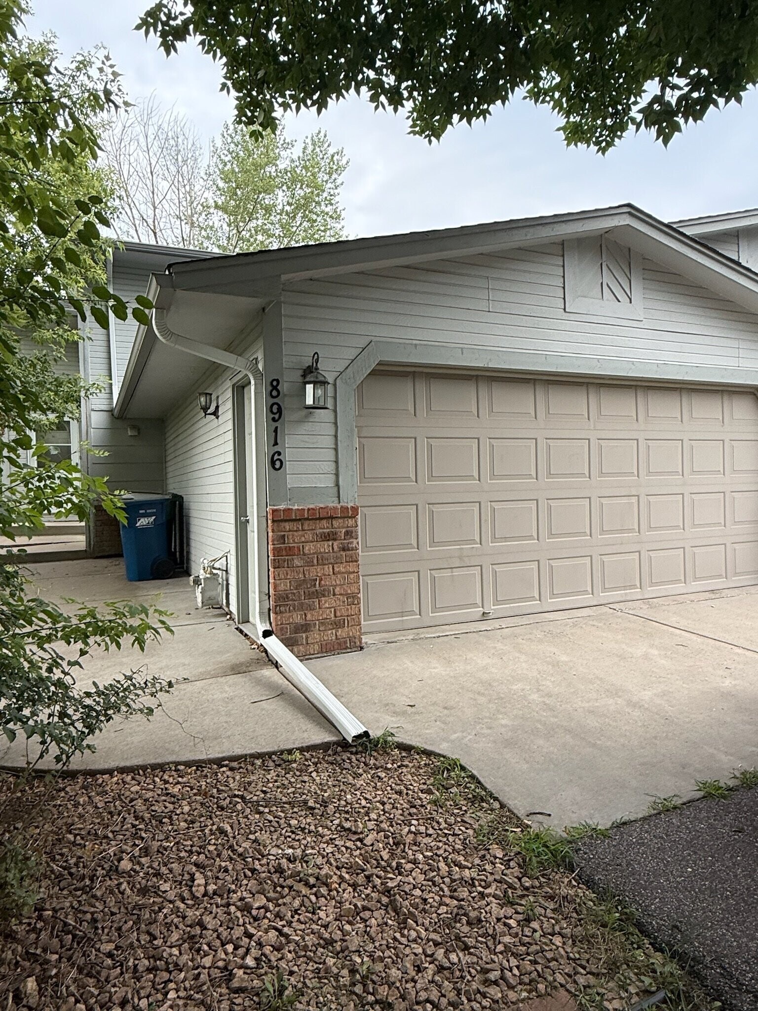 Building Photo - 8916 Magnolia Ln N