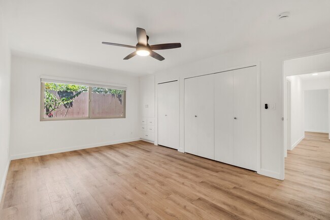 Building Photo - 4820 Cobb Dr