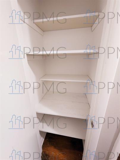 Building Photo - 2503 N Woodlawn Dr