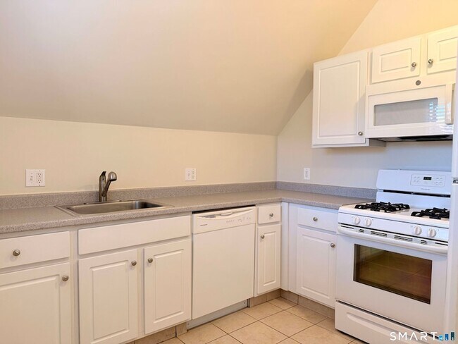 Building Photo - 118 Montoya Dr