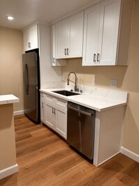 Building Photo - 576 N Bellflower Blvd