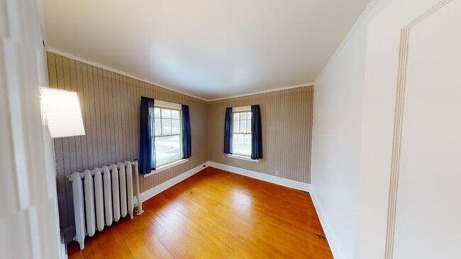 Building Photo - 206 W Custer Park St
