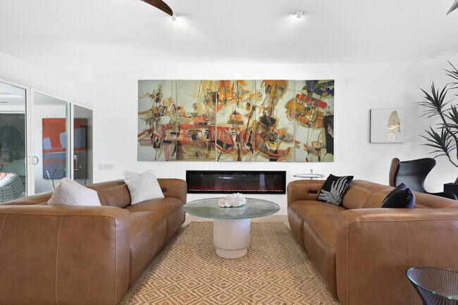 Building Photo - 49845 Lago Dr