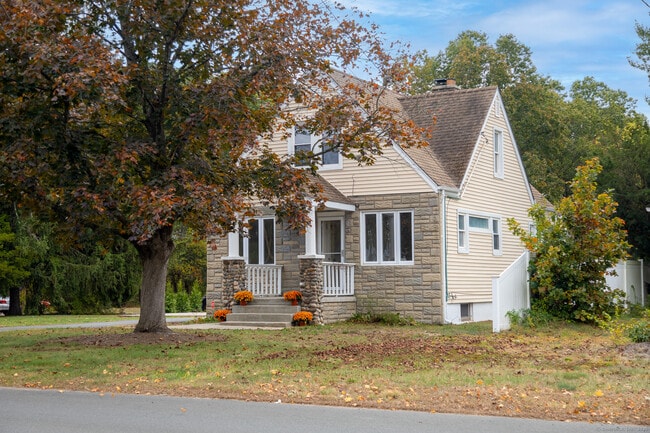 Building Photo - 93 Bailey Rd