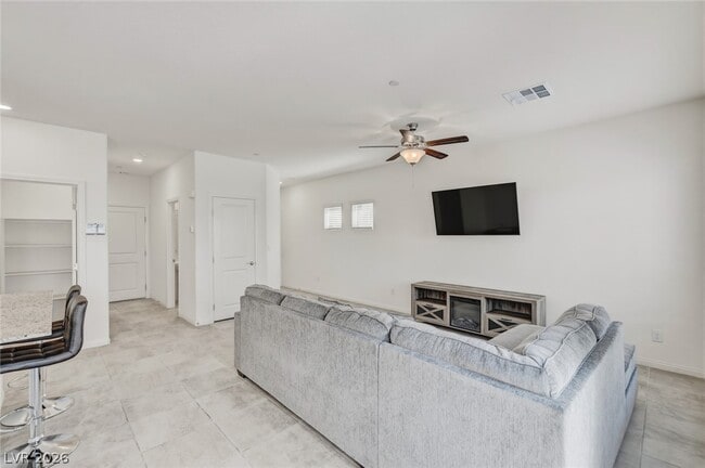 Building Photo - 498 Canary Song Dr