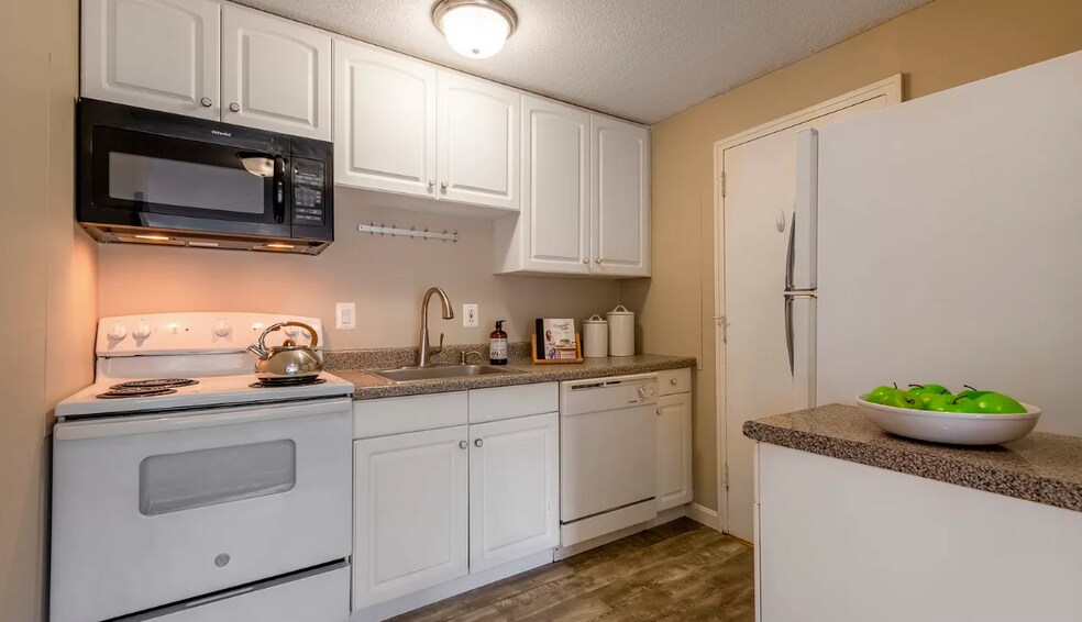 Building Photo - 371 Harvard St