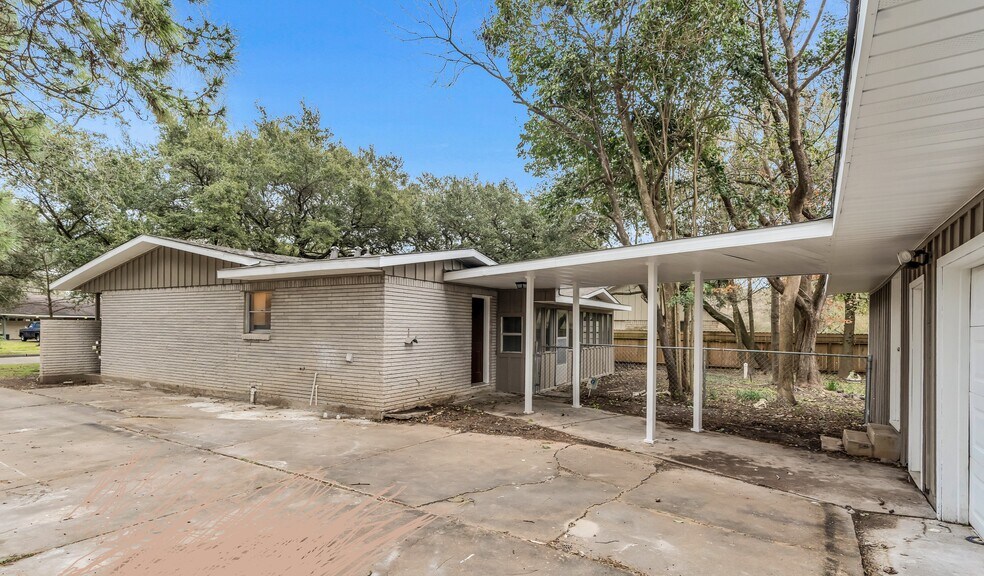 Building Photo - 10314 Antrim Ln