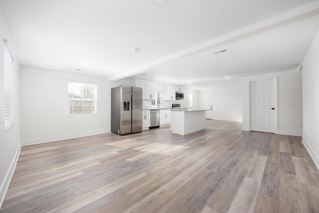 Building Photo - 1810 Tanis Dr