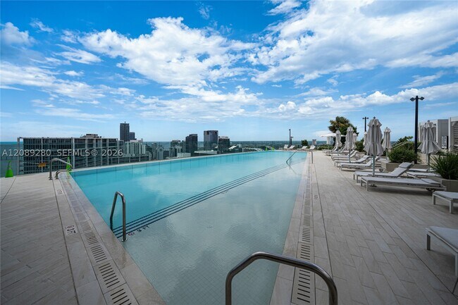 Building Photo - 300 Biscayne Blvd