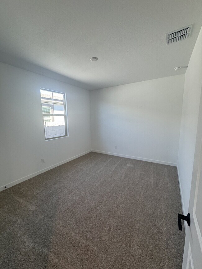 Building Photo - 23024 E Watford Dr