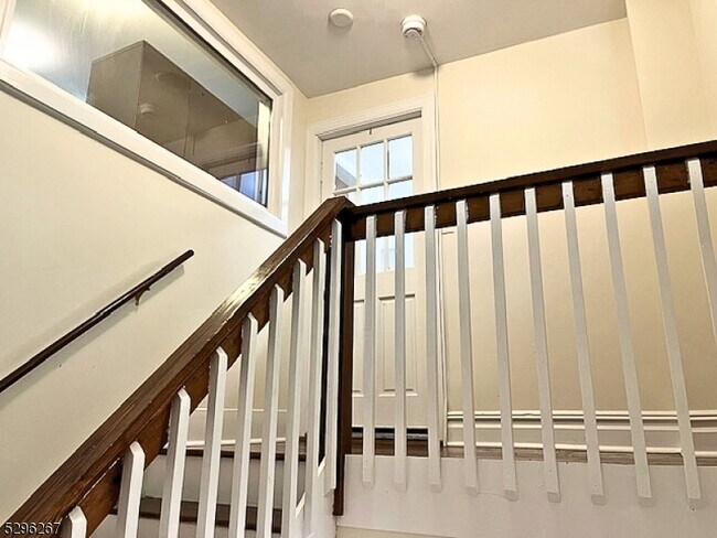 Building Photo - 200 Roseland Ave