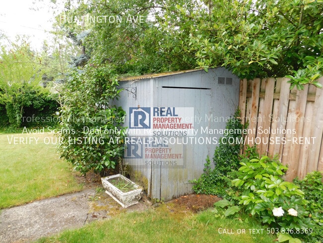 Building Photo - 2045 SW Huntington Ave