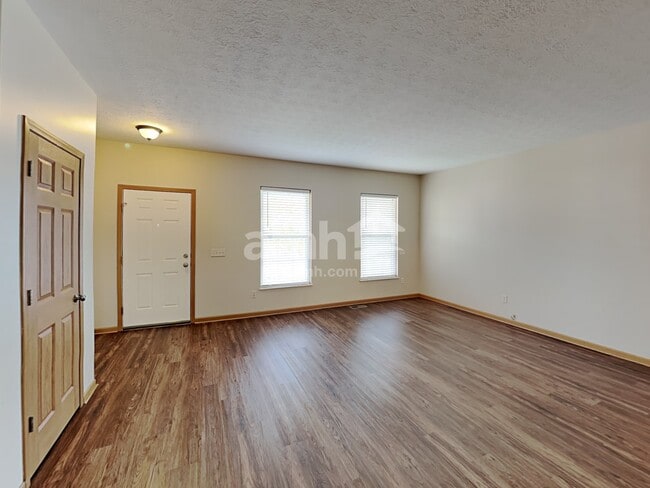 Building Photo - 6213 Home Park Dr