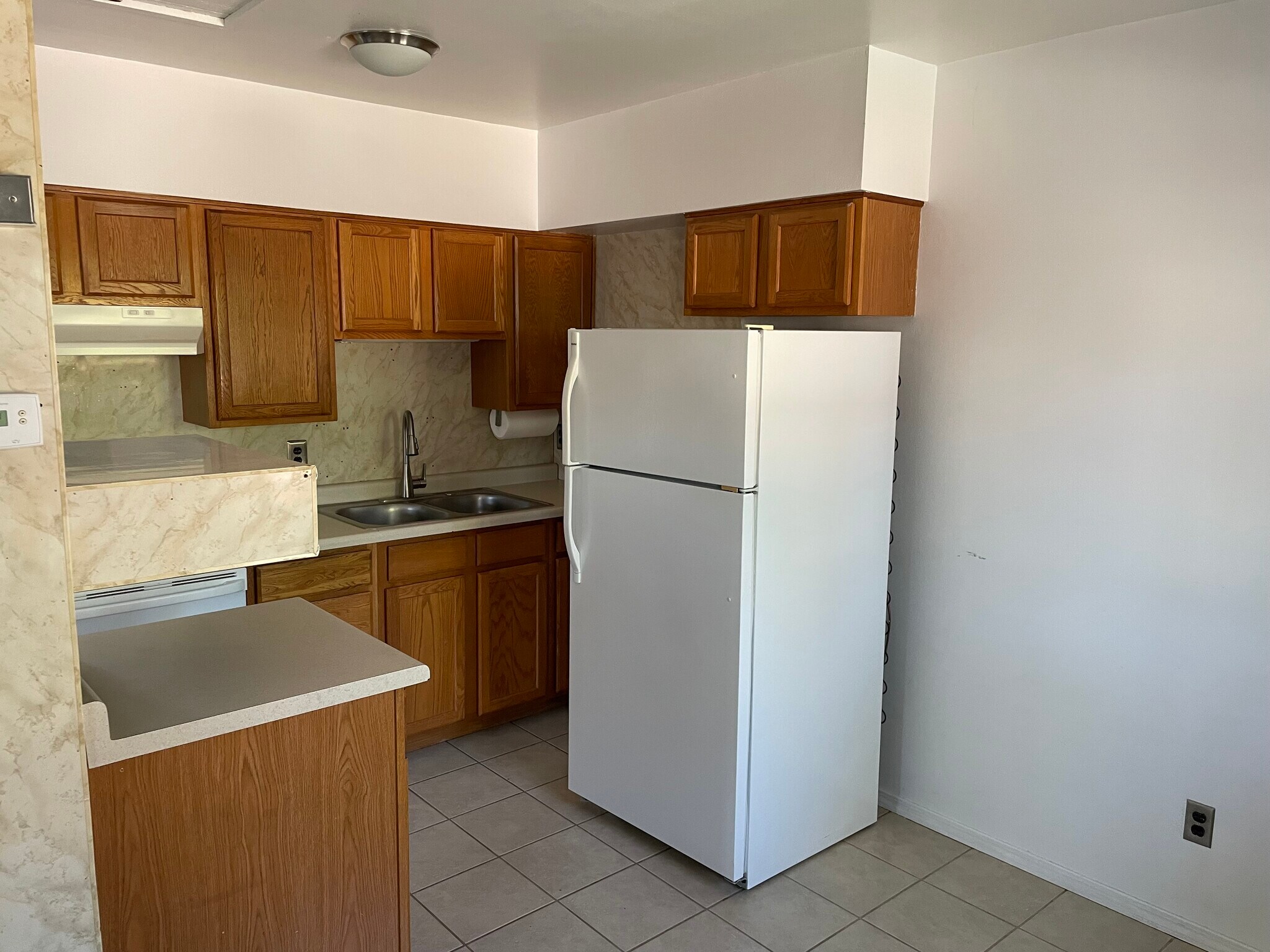 Kitchen - 2604 Tremont St