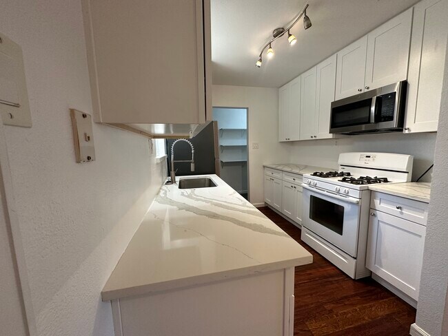 Building Photo - 5346 Westminster Dr